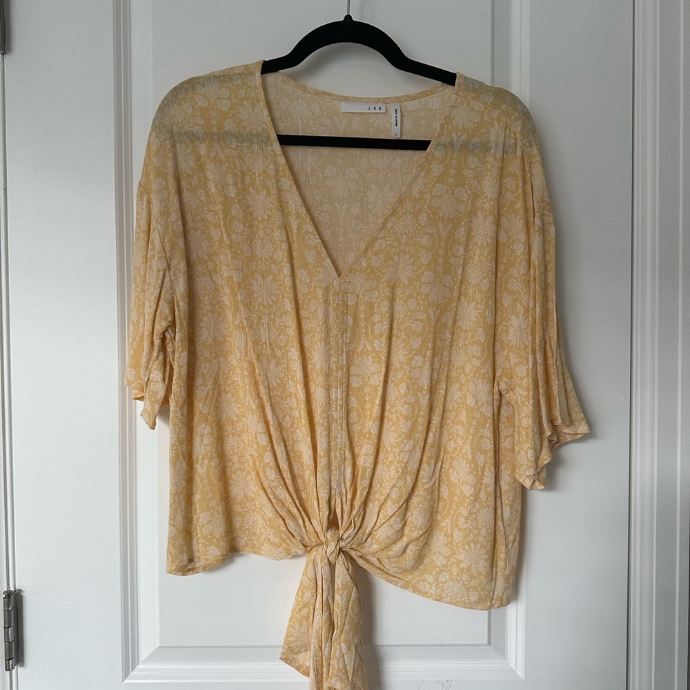 LUQ Rhee Tie Front Top - Picture 2 of 4
